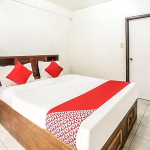 Standard Zimmer mit Kingsize-Bett